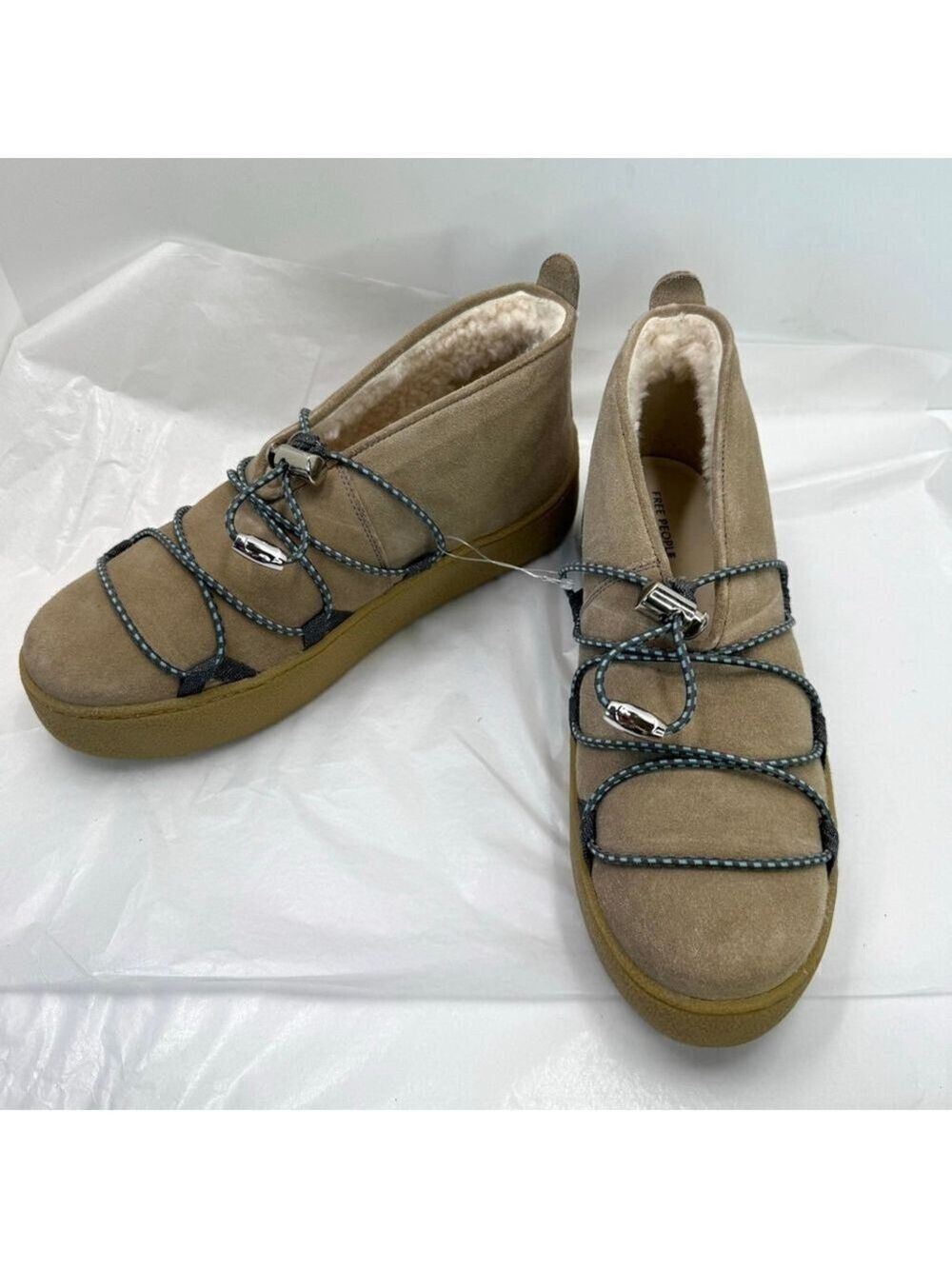 New Free People Snowdrop Micro Mukluk Booties Women’s 8 Tan Suede Moccasin